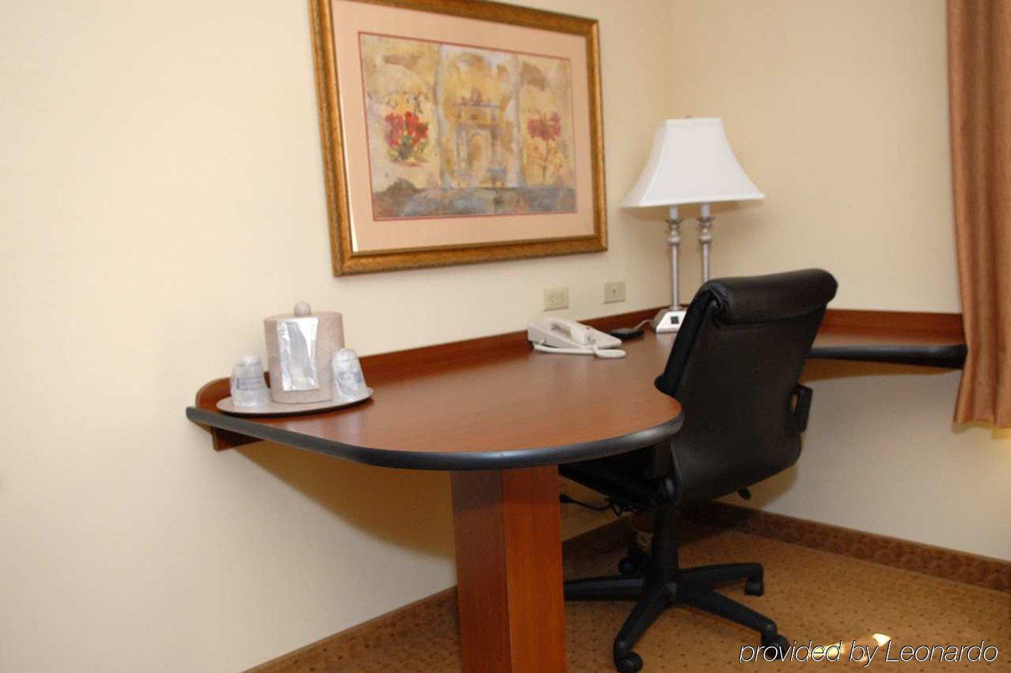 Hampton Inn&Suites Frederick/Fort Detrick Zimmer foto