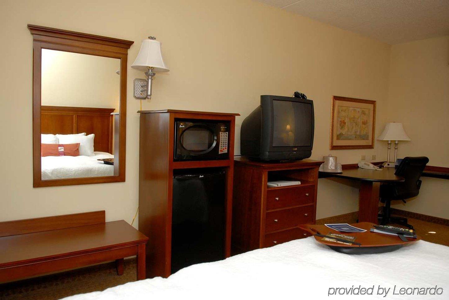 Hampton Inn&Suites Frederick/Fort Detrick Zimmer foto